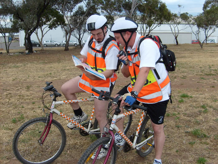 SES volunteers assisting in a bike search